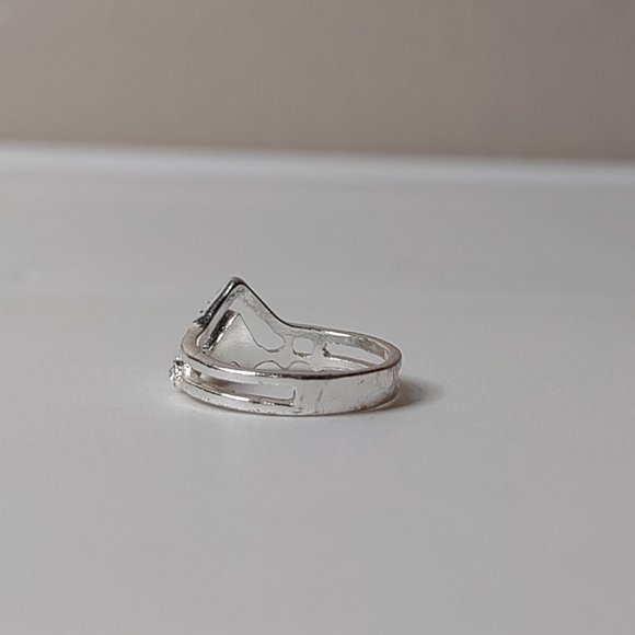 Tiny Cute Silver Tone Ring Size 3.25 - Picture 5 of 10